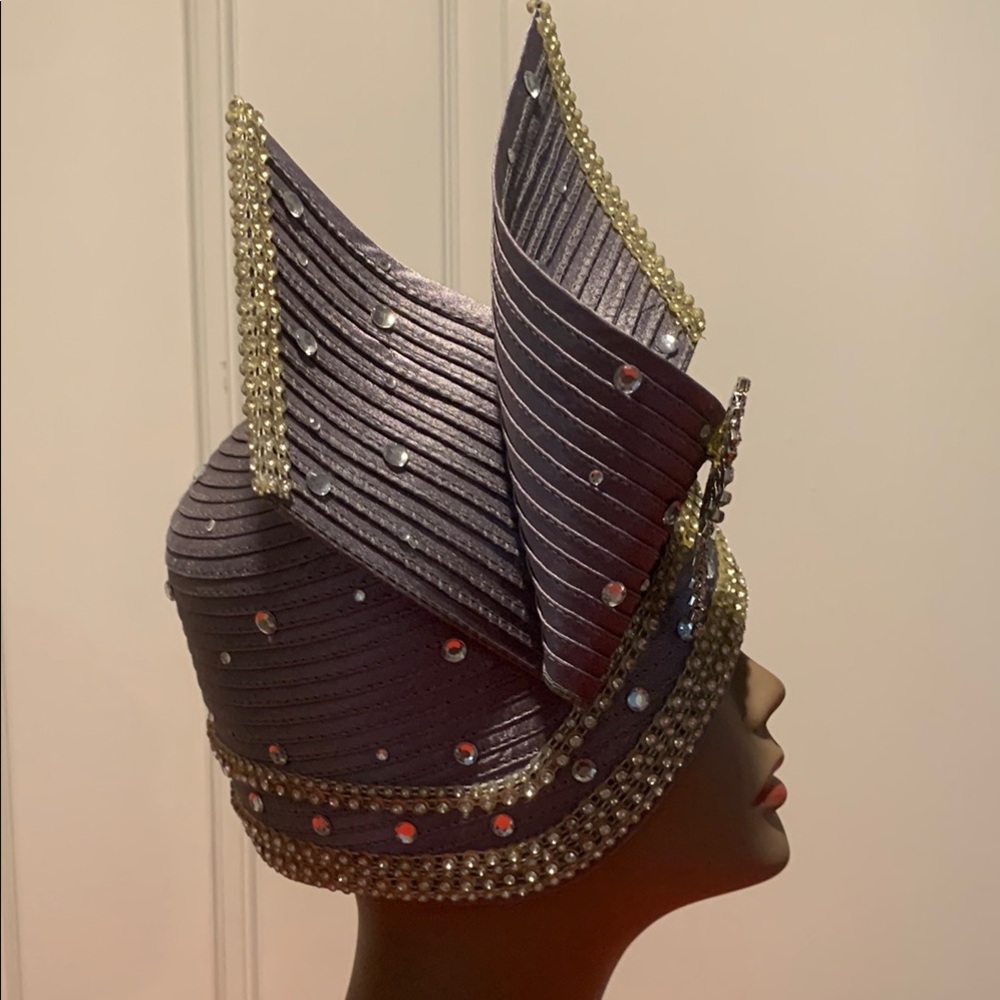 Elegant Grayand Gold Women's Hat - Picture 4 of 4
